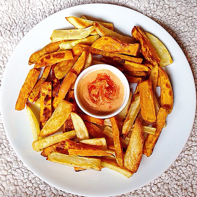 The Perfect Baked Wedges with Sriracha Cashew Cream Sauce| southernblondevegan.com